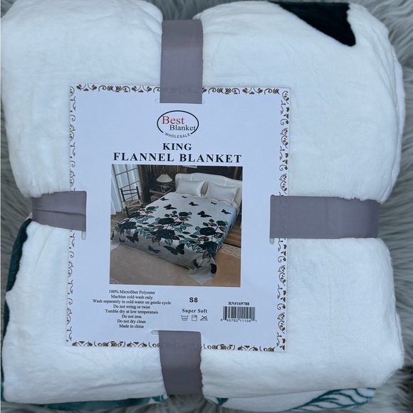 King size Flannel blanket, brand new , Super Soft, thick,Rose pattern,green - Picture 2 of 4